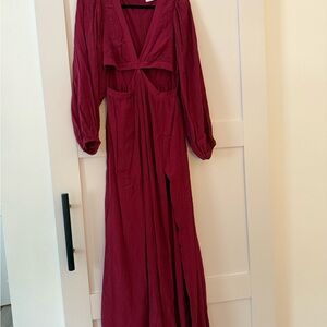 Elegant Burgundy Maxi Dress